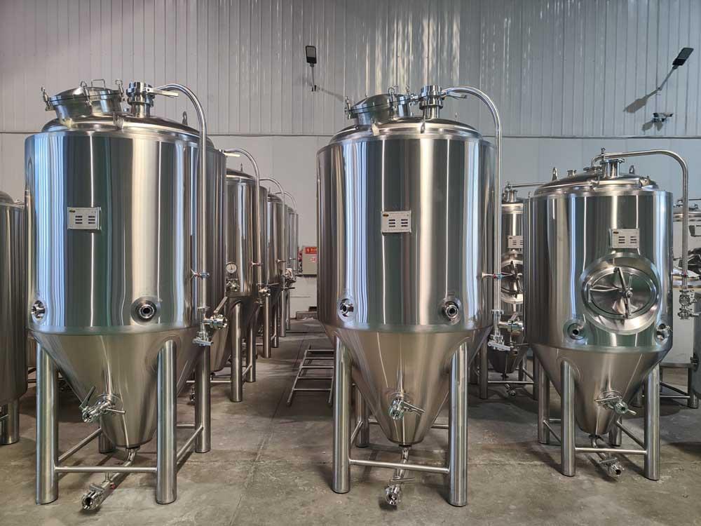 <b>1800L Single wall beer fermenter</b>